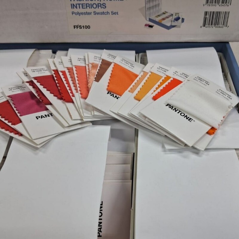 Guia Pantone® para Tecido Sintético – Unidade Guia Pantone® para Tecido Sintético – Unidade